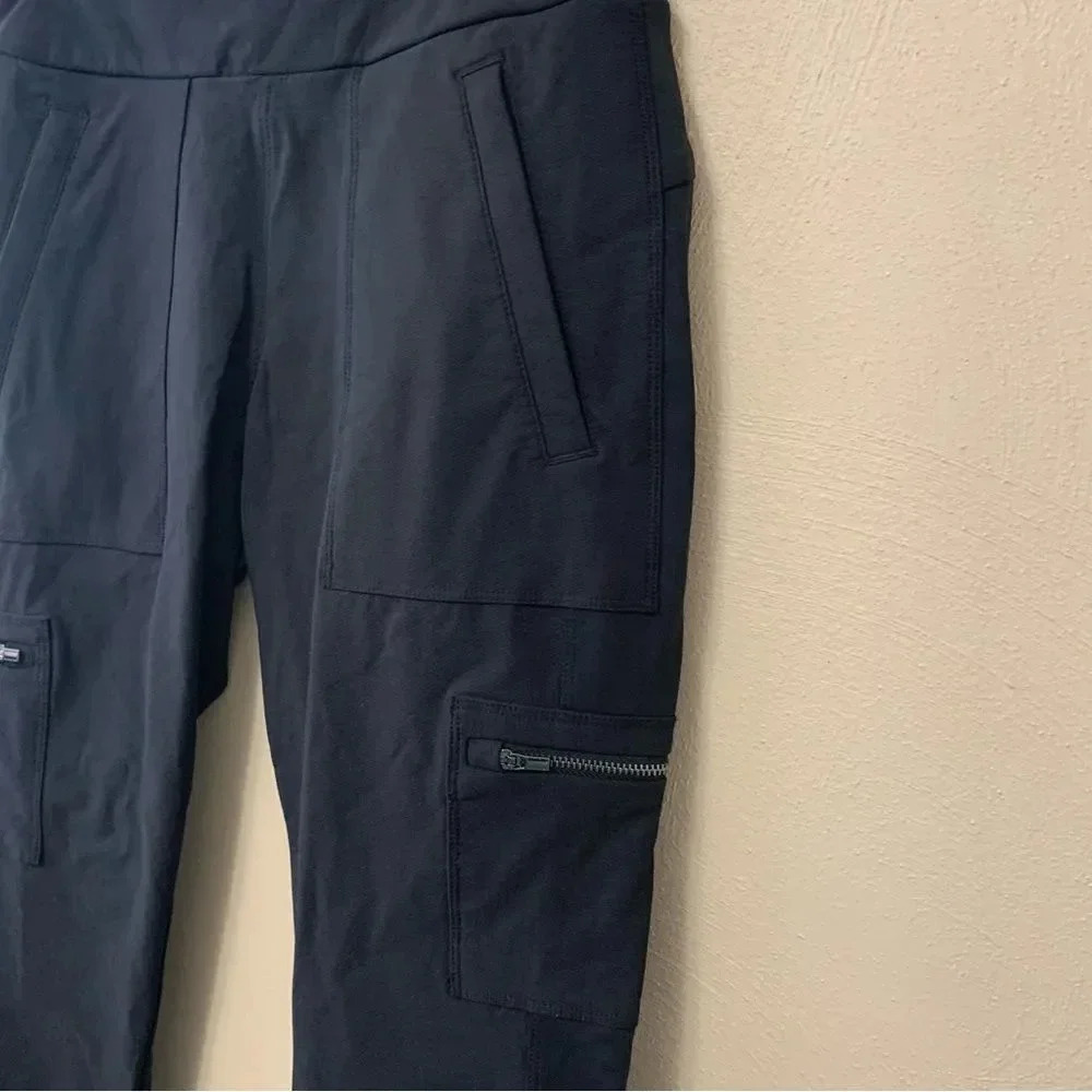Athleta Headlands Hybrid Cargo Pants in Black Size 4 - Picture 8 of 16